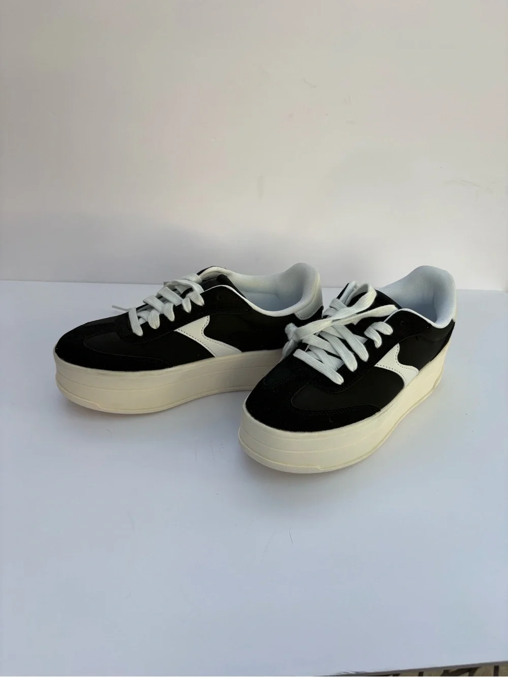 No Boundaries White Low-Top Sneaker